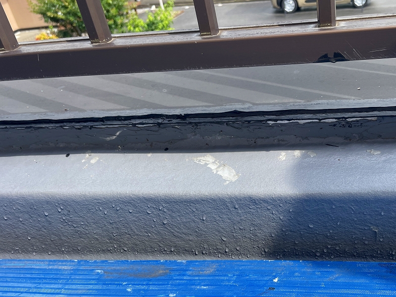 彦根市で雨漏りの相談があった一般住宅の谷シーリング打ち替え後