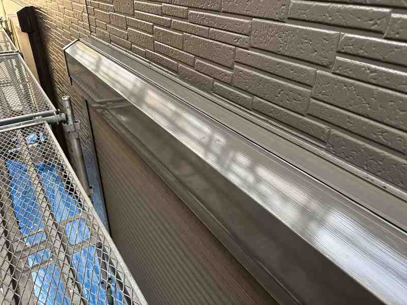 シャッターボックス上塗り後