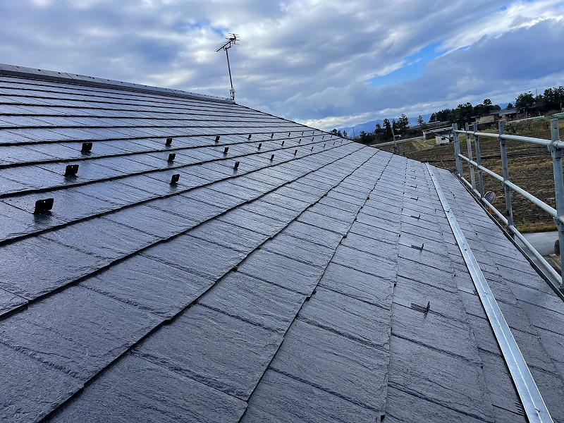 長浜市で大雪の被害を受けられた住宅に雪止めを追加で設置した後