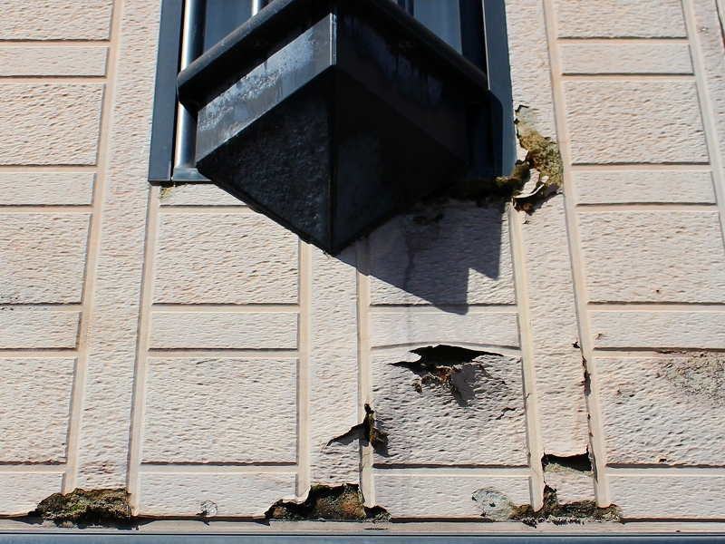 ベランダの外壁損傷