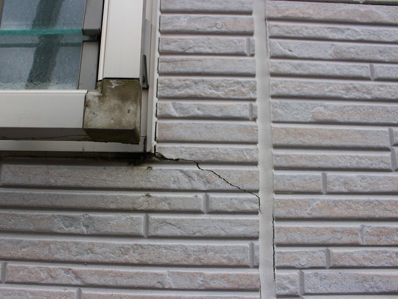 外壁のひび割れ