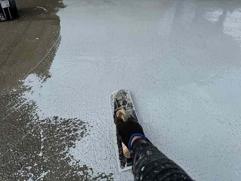 防水層塗装中
