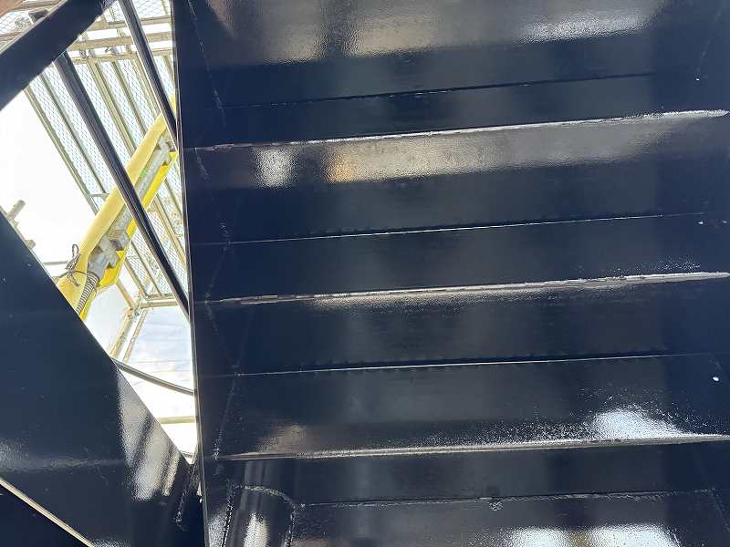 鉄骨上塗り後