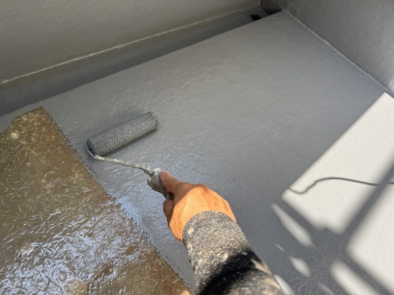 彦根市H様邸 ベランダFRP防水トップコート中