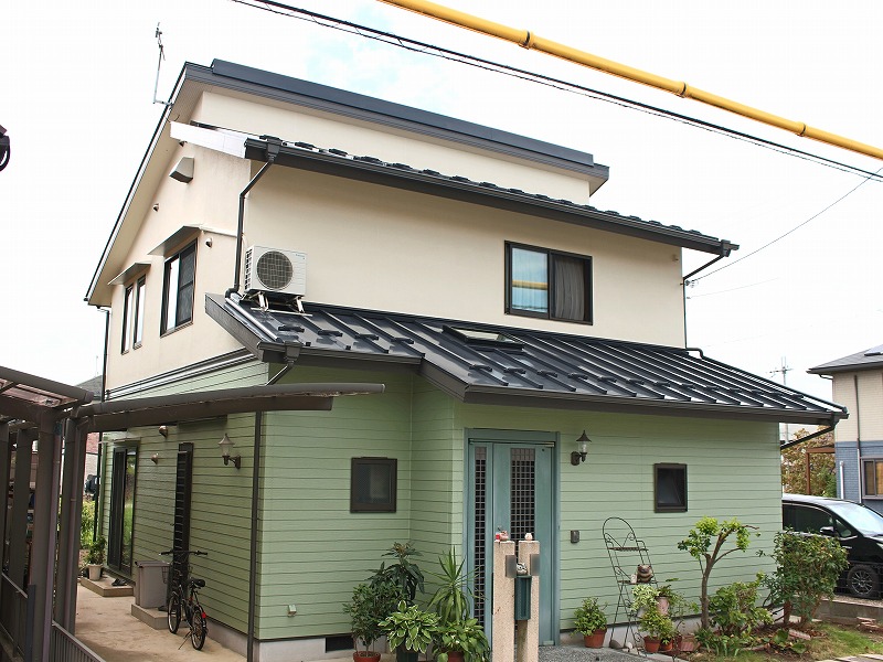 彦根市のH様邸　外壁と屋根の施工後の全体写真