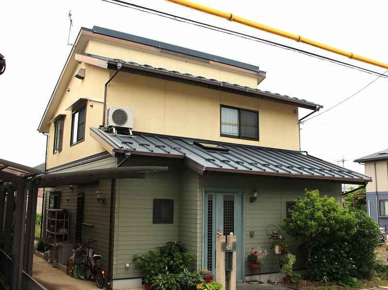 彦根市のH様邸　外壁と屋根の施工前の全体写真