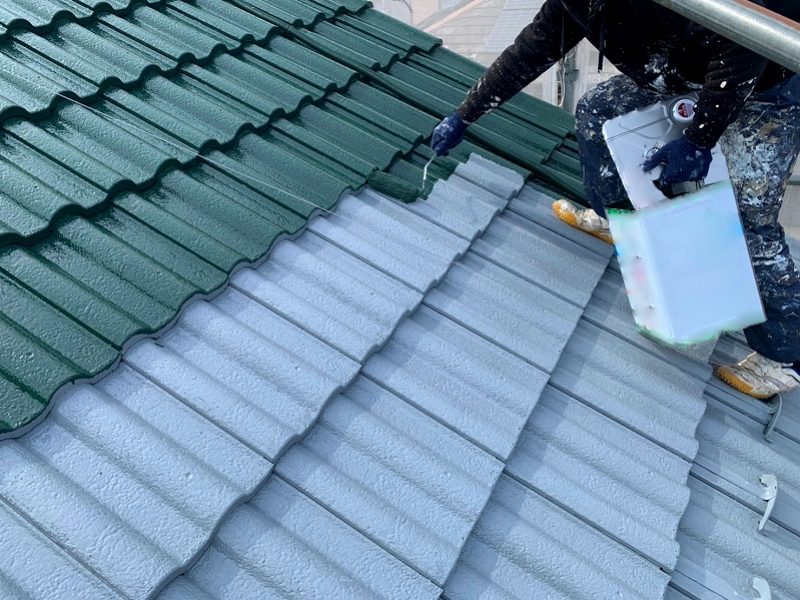 犬上郡豊郷町K様邸 屋根中塗り中