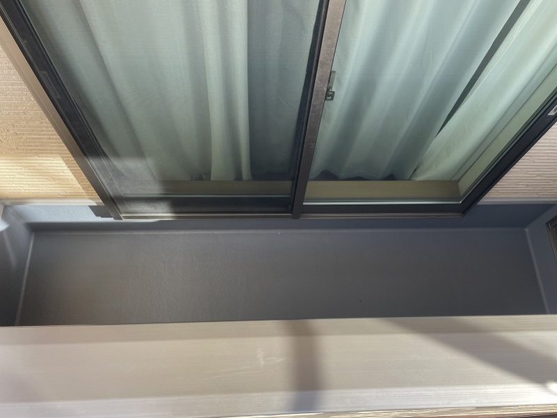 長浜市の住宅のベランダでFRP防水トップコート塗り施工後の仕上がり