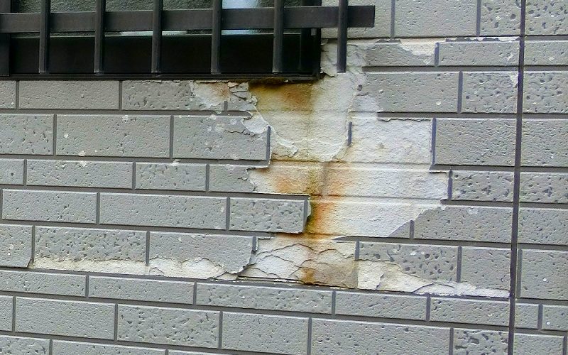 凍害により外壁が損傷した